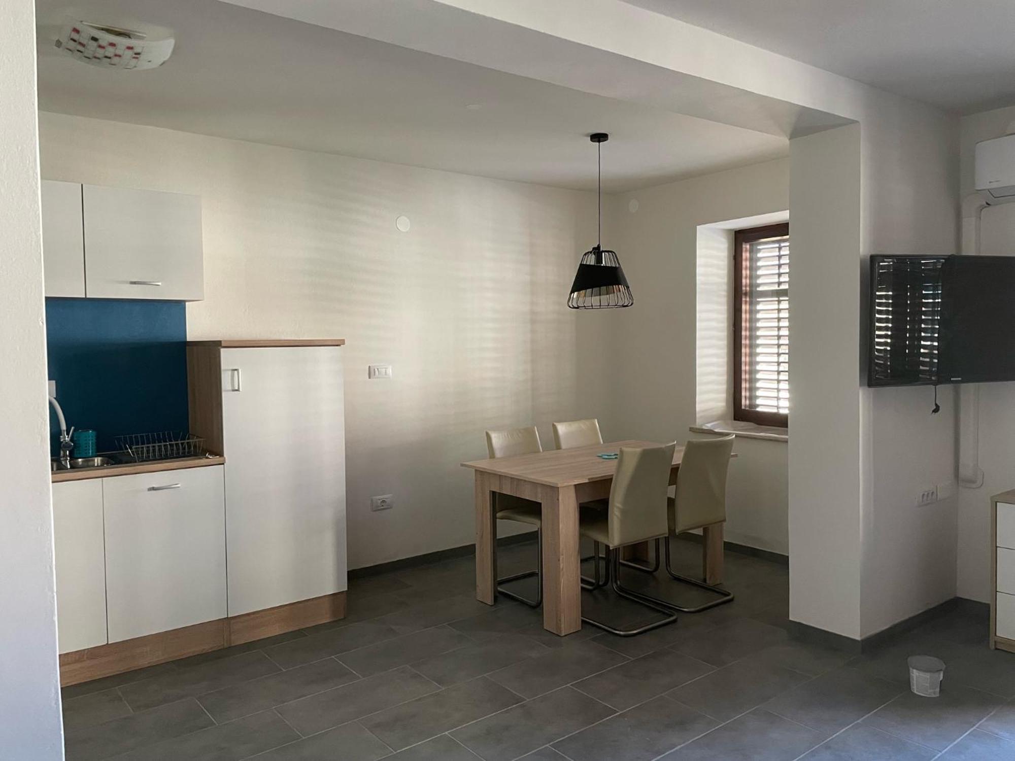 Old Square House - Hisa Na Starem Trgu Apartment Tolmin Ngoại thất bức ảnh