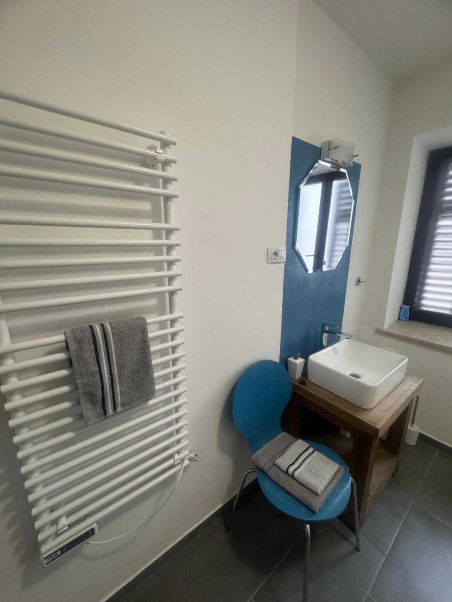 Old Square House - Hisa Na Starem Trgu Apartment Tolmin Ngoại thất bức ảnh